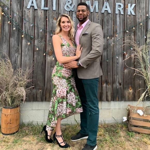 I’m Jordyn And This Is My Fam’s Closet 💗 - Picture 2 of 7